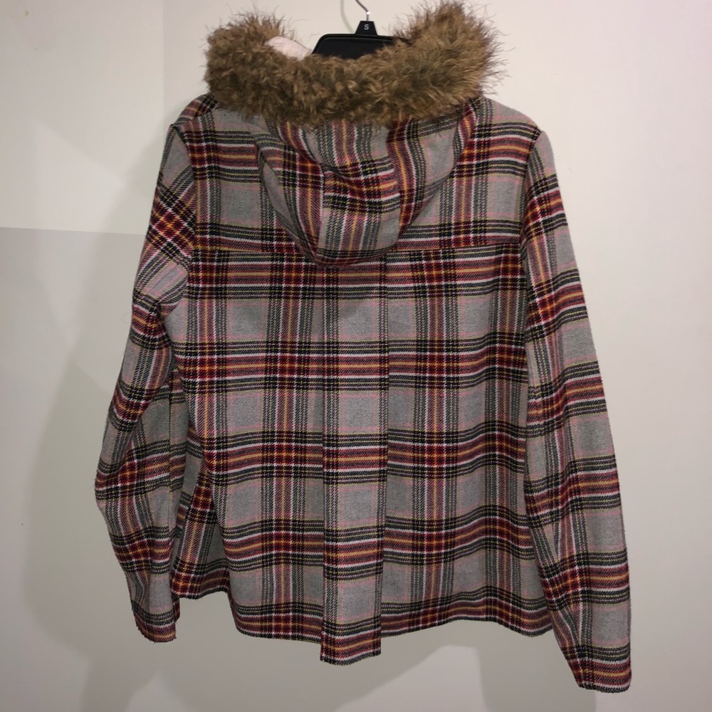 coat - Picture 2 of 3
